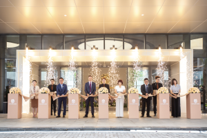 Các đại biểu cắt băng khai trương The Galleria by Masterise Homes.